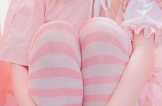 没错！这是Bambi(밤비)的女孩写真，谁敢说不动心？
