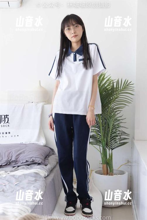 BoBoSocks袜啵啵-小甜豆 BoBoSocks袜啵啵 - 这组关于小甜豆和空军一号的作品,真让我重新考虑我的鞋柜搭配啊!