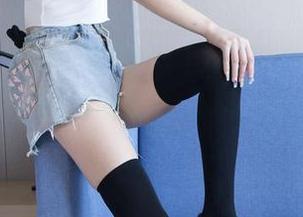 BoBoSocks袜啵啵 – 图片中的甜甜圈搭配肉色踩脚袜，哎呀，不料被某个角度惊到了！
