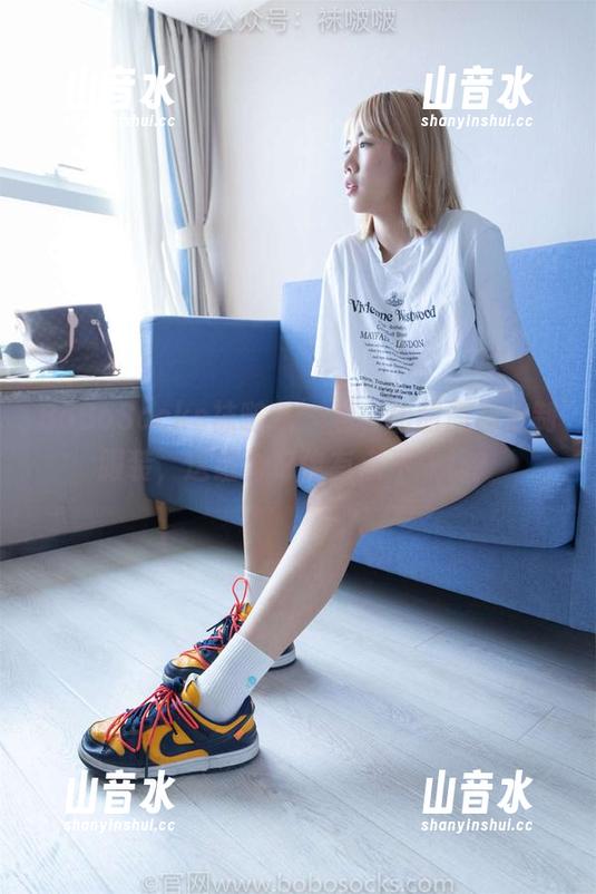 BoBoSocks袜啵啵-甜甜圈 BoBoSocks袜啵啵 - 看,甜甜圈和定制服装,这组合好像有点不一样?