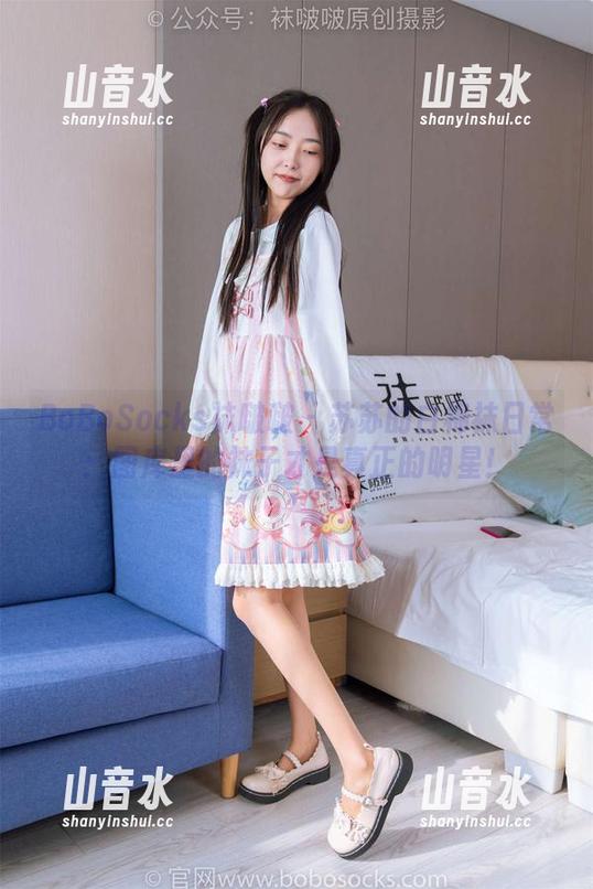 BoBoSocks袜啵啵 - 苏苏的白棉袜日常：图库里的袜子才是真正的明星！