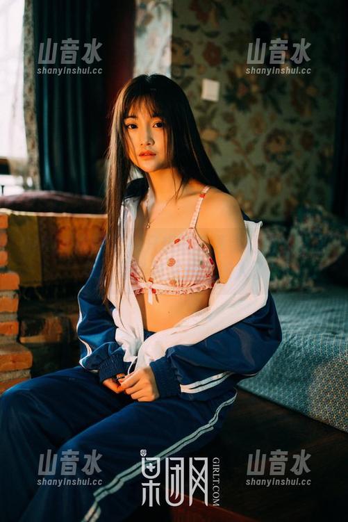 GIRLT果团网 - 只想收下通灵儿的全套图集，那条裤里丝太迷人了