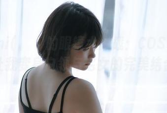 Mimmi(밈미)的眼镜大作战：COS和美图，让我变身白领与宅女的完美结合！