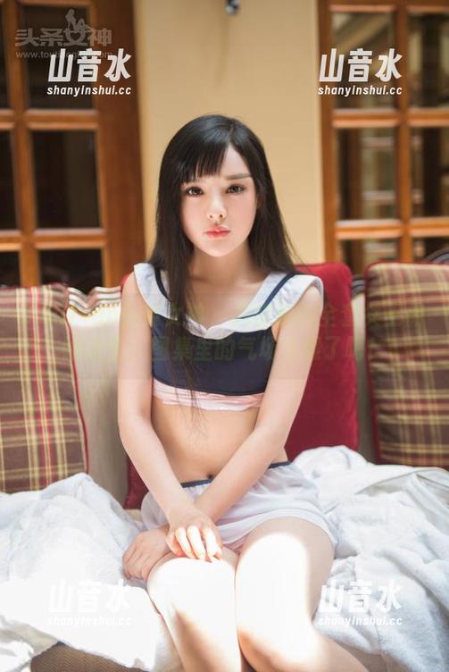 TouTiao头条女神-月音瞳 TouTiao头条女神 - 月音瞳的全套女王俯瞰众生,图集里的气场太强了吧!