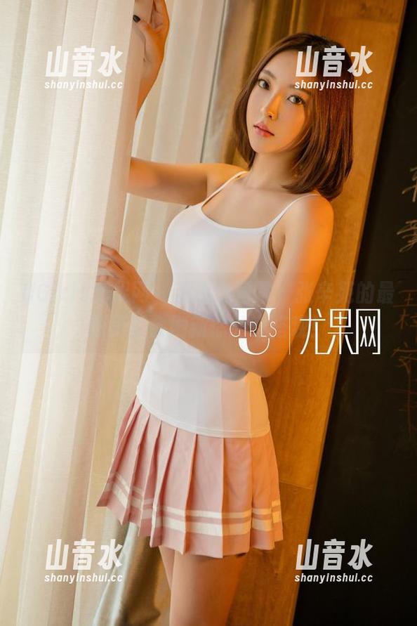 UGirls尤果网-张辛苑 UGirls尤果网 - 我说这日常,张辛苑的最新美图会刷新你的穿搭观!