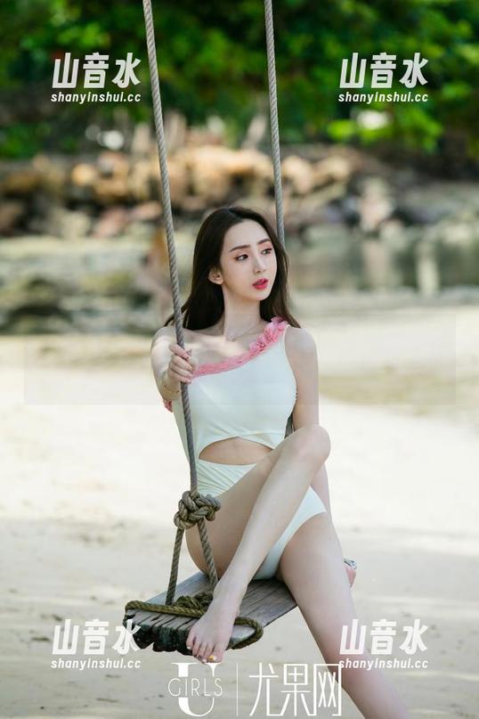 UGirls尤果网 - 长腿图集：杨果果分享的“腿”之间的无奈和美丽！