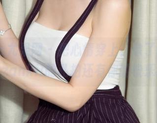UGirls尤果网 – 把心情穿上！除了泳衣，禅叽zankii的私拍还有你的快乐吧？