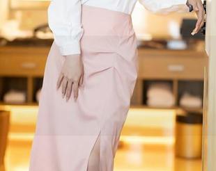 Xiuren秀人网 – 最新御姐写真集,优琪琪子yuki化身二次元女神,脑洞大开小漫画随便一章!