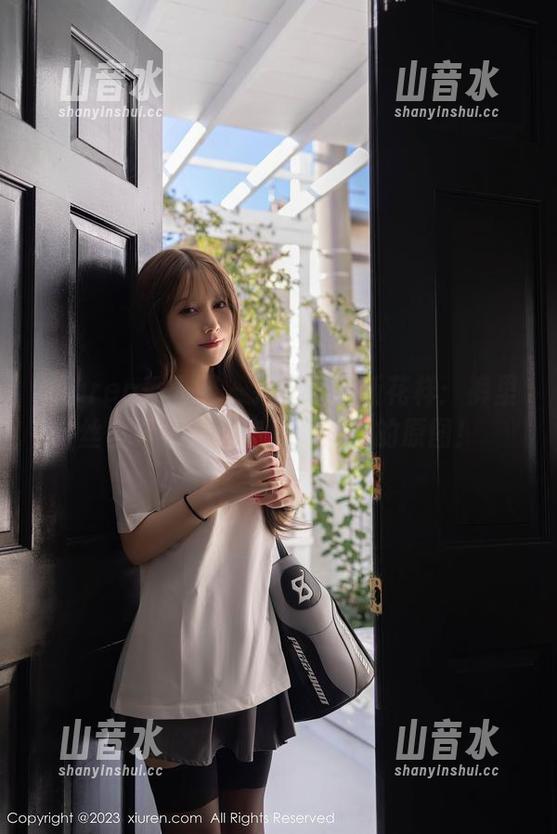 Xiuren秀人网-刘婷婷 Xiuren秀人网 - 刘婷婷的新花样:裤里丝写真集,让你意想不到的原图!