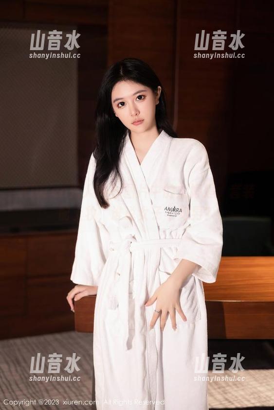Xiuren秀人网 - 图片中的刘婷婷，套装配上妆，谁说女子不如男？