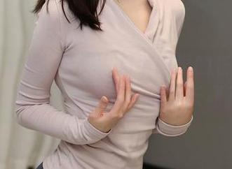 Xiuren秀人网 – 古月小同学的长裙美腿私房，谁说夏天不能穿长裙？