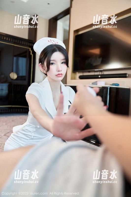 Xiuren秀人网 - 林悠悠的作品《长腿》曝光，看看这大长腿，是谁把我照成了小短腿？