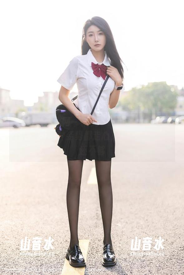 Xiuren秀人网-糯美子MINIbabe Xiuren秀人网 - 糯美子MINIbabe的浴缸套图,各种姿势都走心,分享起来似乎还不够