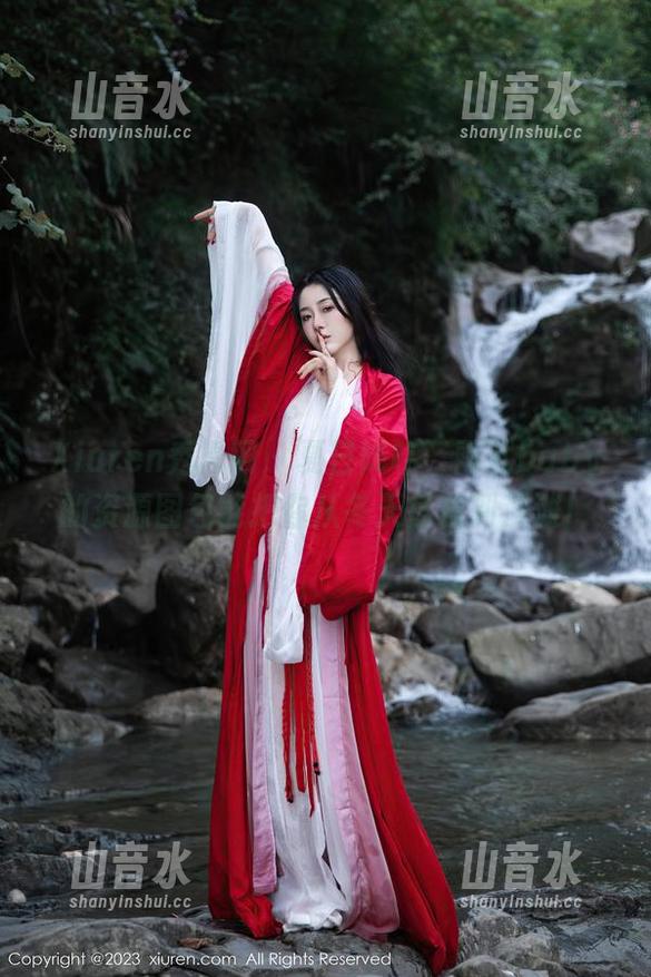 Xiuren秀人网 - 夏日降临，雨儿baby的资源图包能把你从冬天拯救到沙滩！