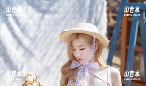 Yebin(전예빈)兔女郎：原图里的童话与现实的低语
