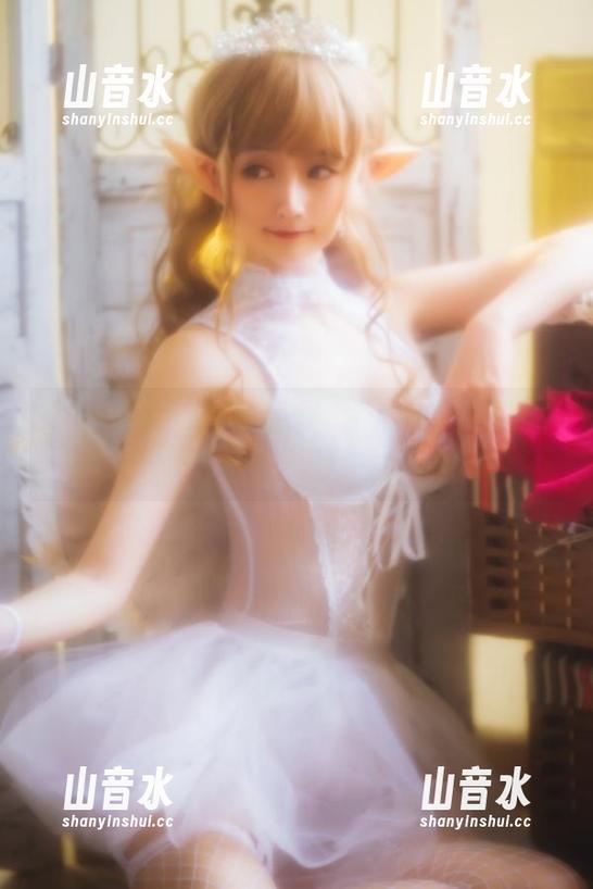 yui金鱼 yui金鱼儿的黑无毛写真,合集里的奇特潜意识。