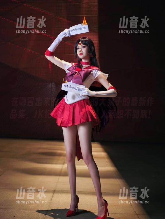 在哪冒出来的？一米八的大梨子的最新作品集，JK纪实，漫画版让人意想不到哦！