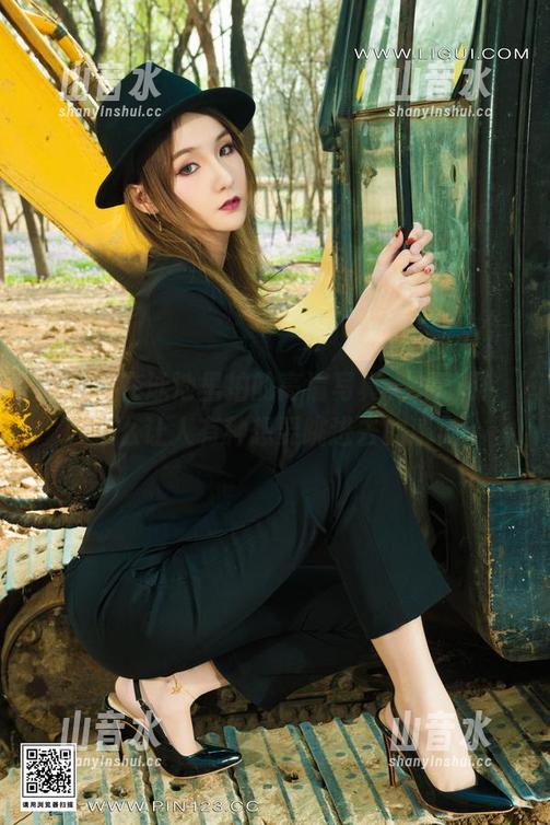 丽柜-刘璐璐 丽柜 - 在泳池里拍的高清写真,刘璐璐,怎么让人有种想要跳进去的感觉