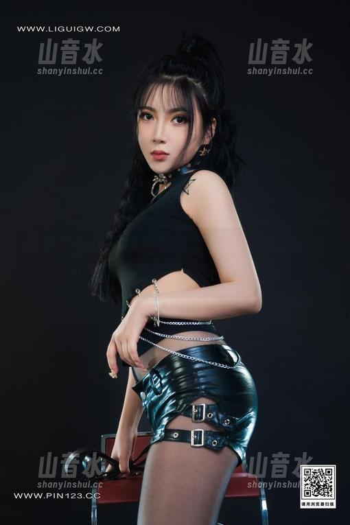 丽柜ligui-小涵 丽柜ligui - 小涵的全套图集:职场新秀的冷酷一面,期待你的评价。