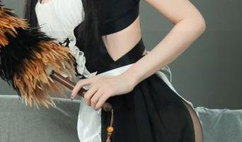 丽柜ligui – 一边翻晴晴的精品典藏图片，一边在想：会不会把自己泡进去呀！