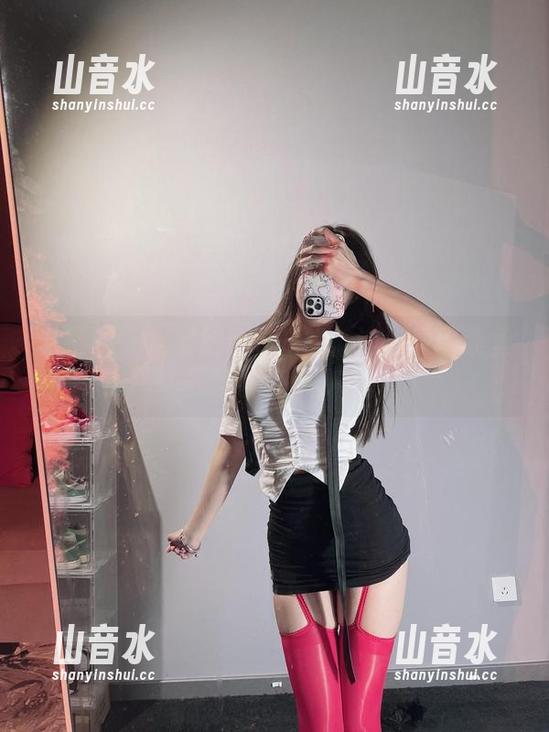 微密圈 - 兔宝妮to&姐姐：这免费图集里的糗事真不少！