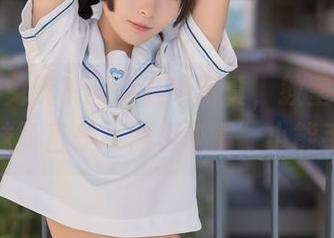 哈哈，兔玩映画的在线写真，教室里的穹妹简直是“黑板谈情”小能手