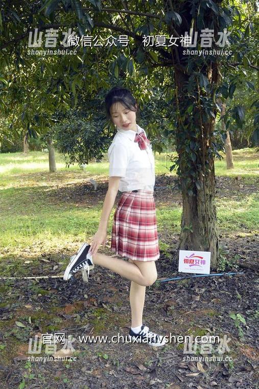 初夏女神-安妮 初夏女神 - 夏天的安妮,拿着原图文艺复兴,村里的鬼脸节就靠她了!