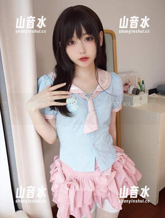 摇曳的围裙里的发条少女yoki：厨娘写真合集带你飞