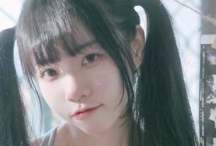 精选可可小白兔的白丝美图，之所以如此，是因为这姿势…