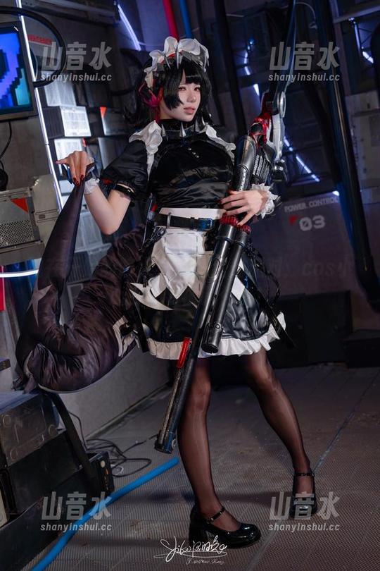 现在开始的咬人小小兔星光派对：cos小心脏，要被萌化了！