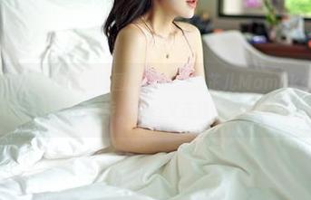 嗲囡囡 – 更新！这回的美图也不能忽视芷儿Momoko的迷人脚步，走心又走肾