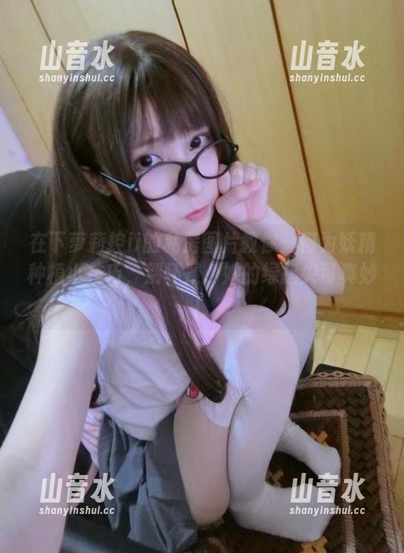 在下萝莉控ii的私房图片教你：何为妖精种植小技巧，别怀疑，她的绿指尖可真妙！