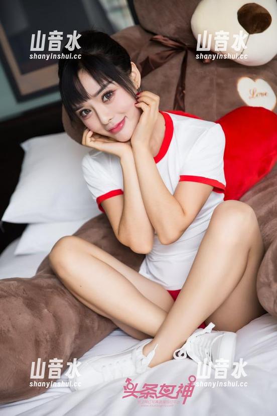 头条女神-COCO 头条女神 - COCO的运动图集,不带运动鞋、也得下载哦!