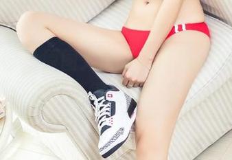 头条女神 – 原图大放送，何娇娇的女王气场，你能抵挡得住吗？分享必看！