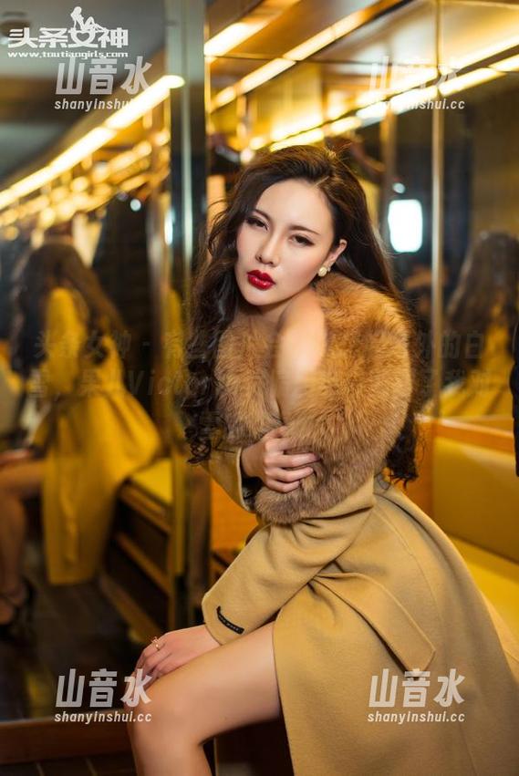 头条女神-果儿Victoria 头条女神 - 有些图片会让你想起窗外的白雪,果儿Victoria偏偏用纯白颠覆了我对雪的印象!
