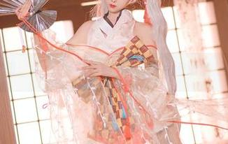 私拍特辑：奶狮不咬人与白色，来点浪漫的想象吧。