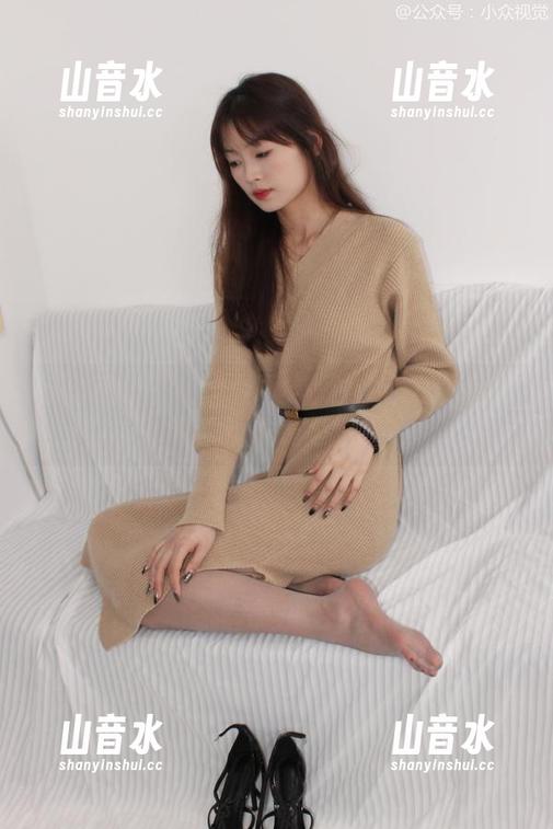 小众视觉-兰兰 小众视觉 - 灰丝小调皮——兰兰的原图与套图让谁最尴尬?