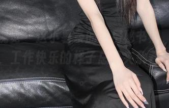 小众视觉 – 这小薯条的私房秘书照，原图在手，工作快乐的样子总是夹杂着些玩味。