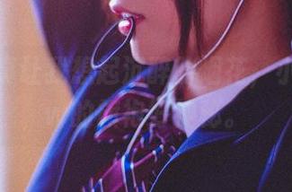 这组写真让我想起沉醉的烟花，小野妹子w的旗袍好神秘。
