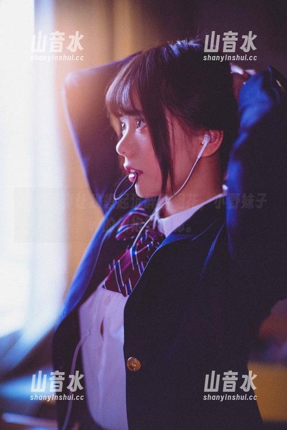 小野妹子w 这组写真让我想起沉醉的烟花,小野妹子w的旗袍好神秘。
