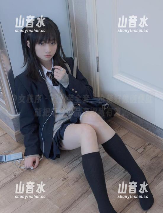 少女秩序-小葵 少女秩序 - 职业装全套,小葵好像随便就能把每件单品穿得超有戏。