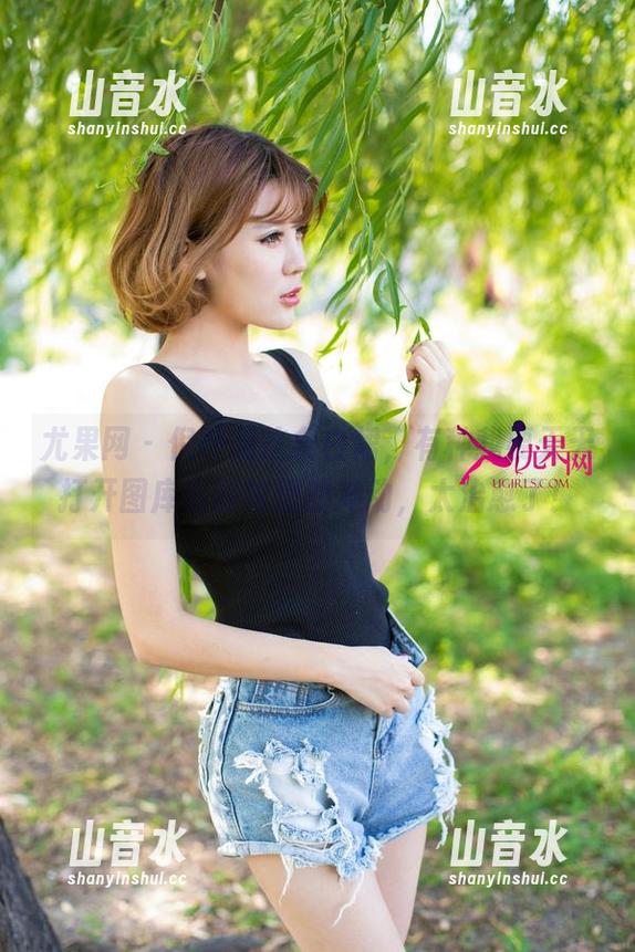 尤果网-倪叶腾 尤果网 - 倪叶腾这条白裙,有种我要天天打开图库资源轮播的冲动,太治愈了!