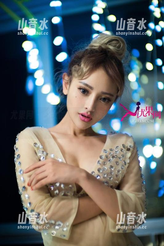 尤果网-陈柳溪 尤果网 - 少女的日常?不对,是全套陈柳溪写真带来的偏见挑战!