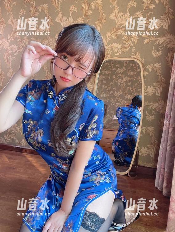 张思允 微密圈 - 分享张思允的黑丝礼服写真,谁说礼服就不能叛逆?