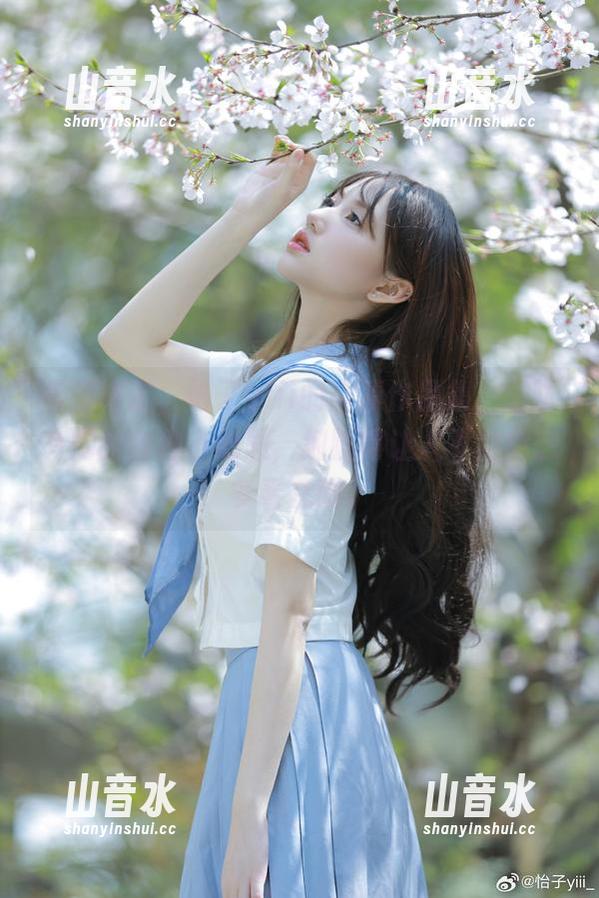 怡子yiii 樱花限定,怡子yiii的高清作品集,里面有她的各种小心思,细腻得让人不由得想多看几眼。