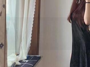 微密圈 – 微信朋友圈系列：提袜少女的定制写真，目的不明啊。