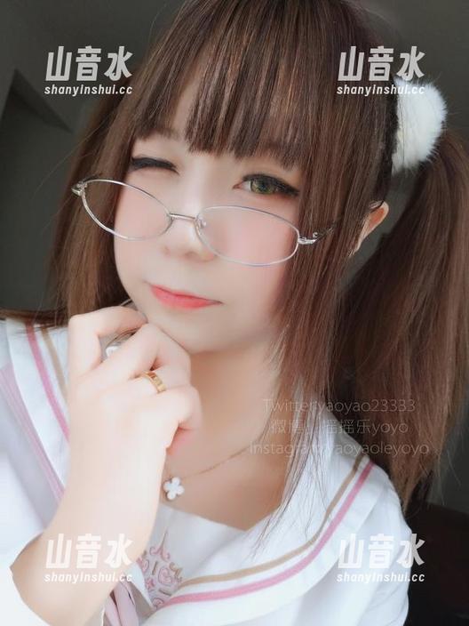 摇摇乐yoyo 当摇摇乐yoyo遇上双马尾,眼镜娘cos急先锋,果然实力与欢乐并存!