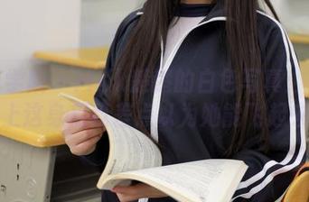 模范学院 – Milk楚楚的白色写真：当她穿上这身后我差点以为她能飞起来！