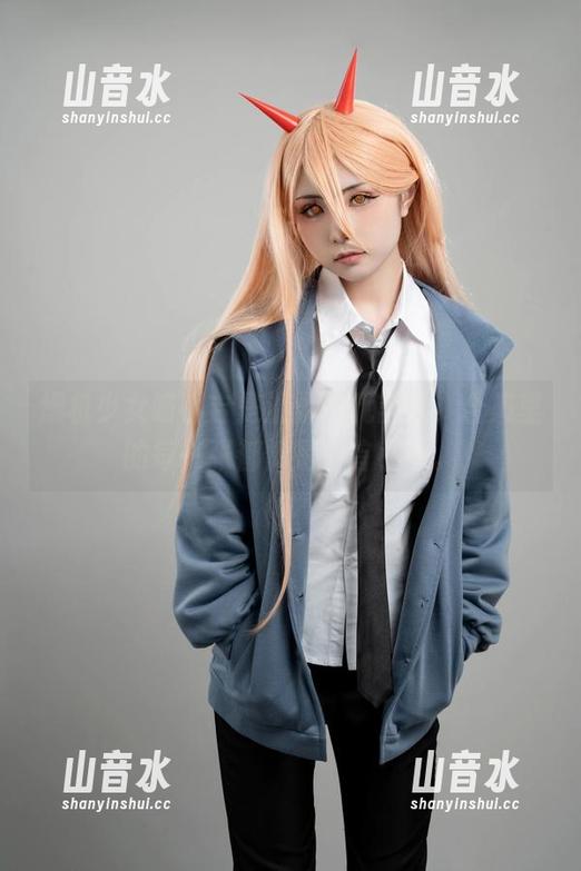爆机少女喵小吉是温柔的代言人，合集里的每一张都像是一首小诗。