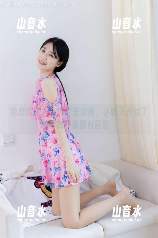 物恋传媒-小晴天 物恋传媒 - 在镂空里徘徊,小晴天开始了她的高清图包冒险